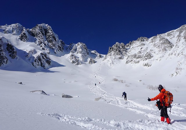 白銀の世界を絶景散歩　「中央アルプス千畳敷カール」スノーシュー体験＆日本三大桜の名所