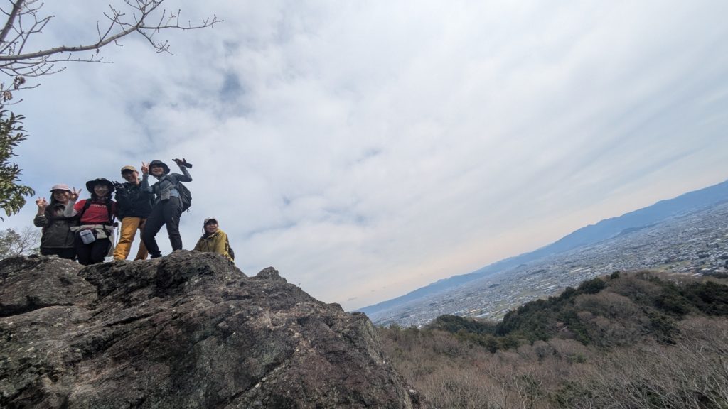 展望の良い大岩ルートで登る　二上山ハイキング
